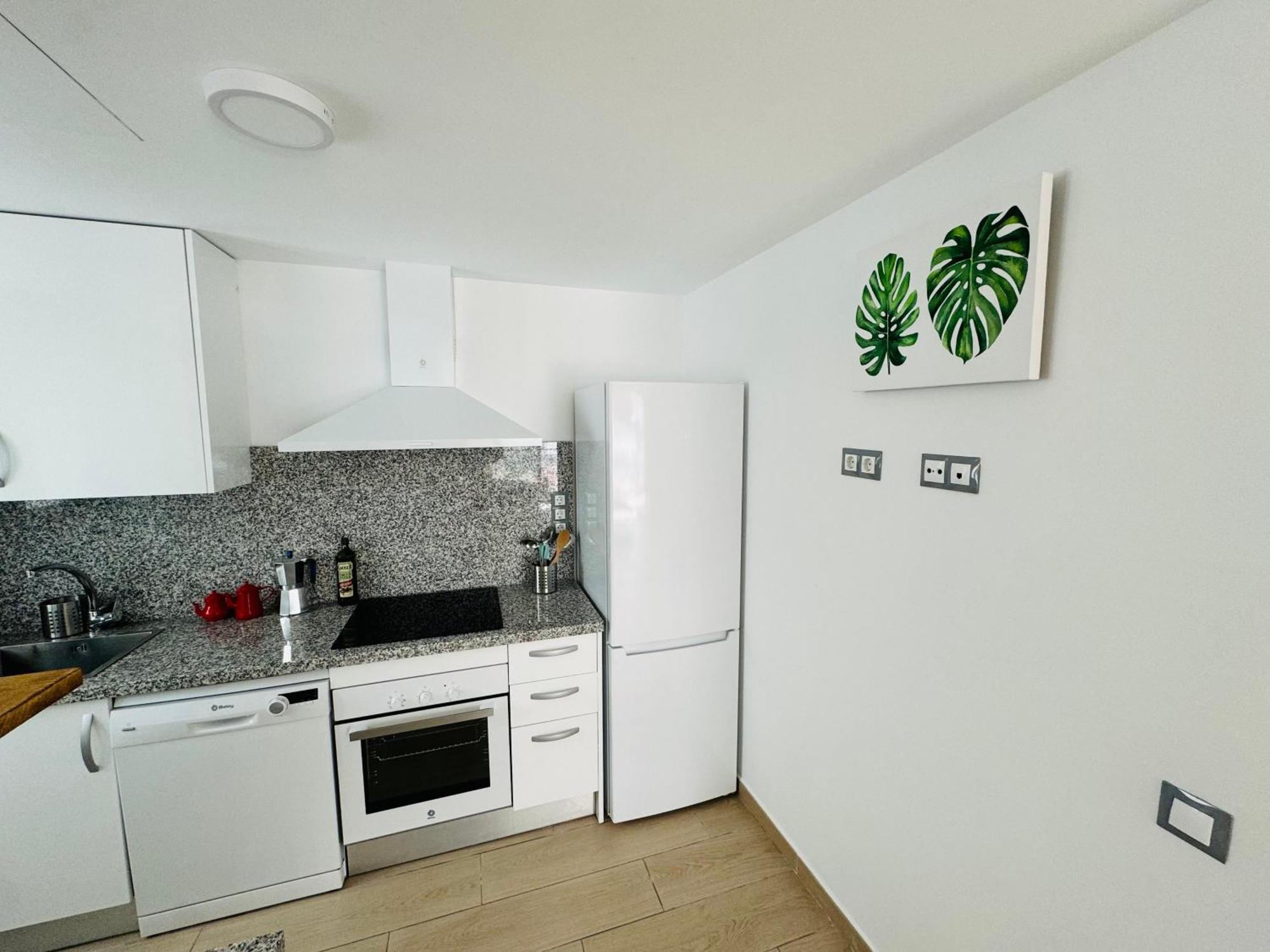 Parking Privado! Sol Y Mar Tu Hogar En La Costa Apartamento Estepona Exterior foto