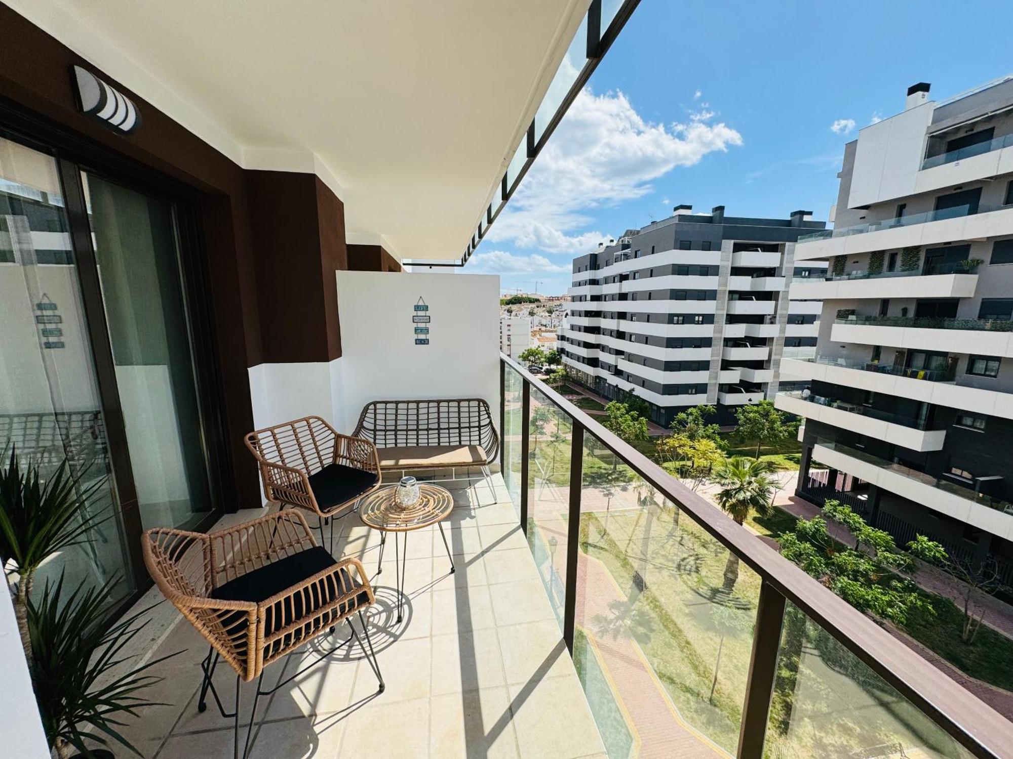 Parking Privado! Sol Y Mar Tu Hogar En La Costa Apartamento Estepona Exterior foto